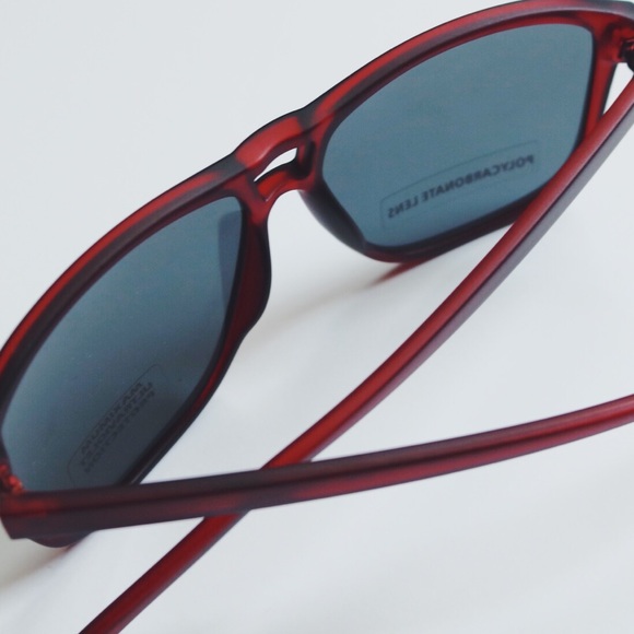 NWOT sunglasses. - Picture 4 of 4